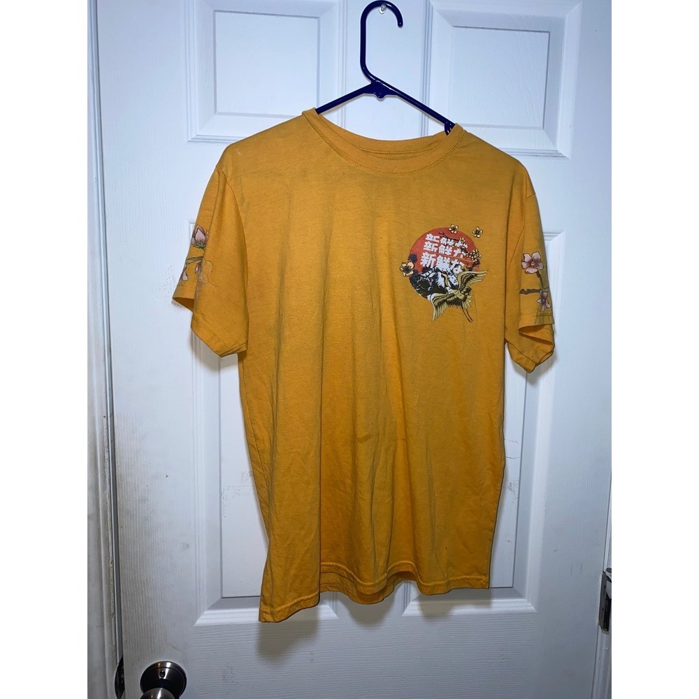 Weekend Warriors Mens Yellow Japanese Crane Mount Fuji Graphic T-Shirt Large